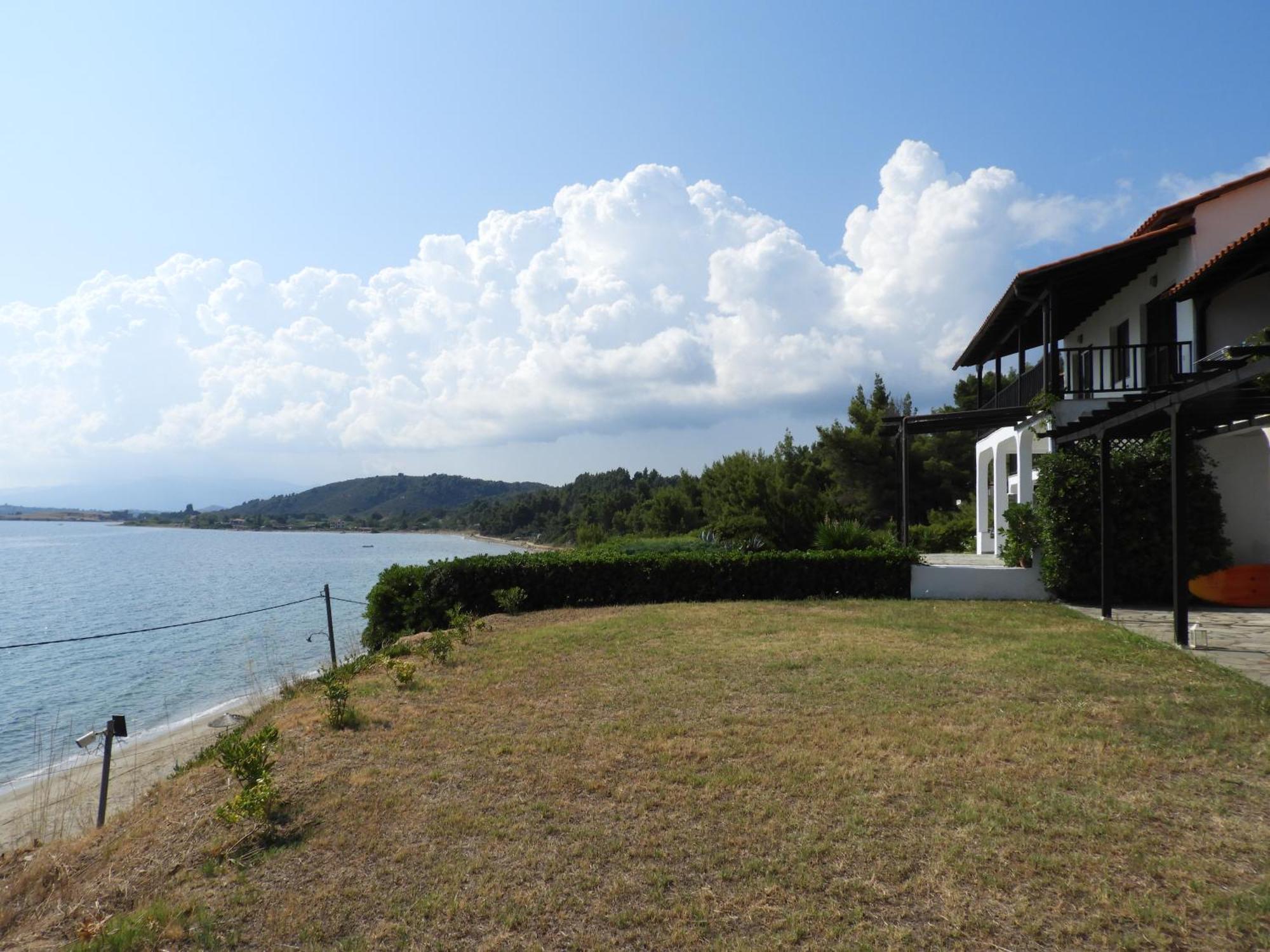 Sangue Blu Beachfront Villa Apartment Айос-Николаос Экстерьер фото